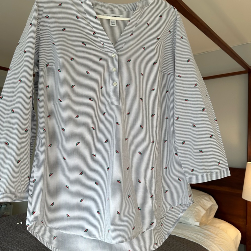 Popover shirt in watermelon print. 3/4 sleeves. Very cute for summer.